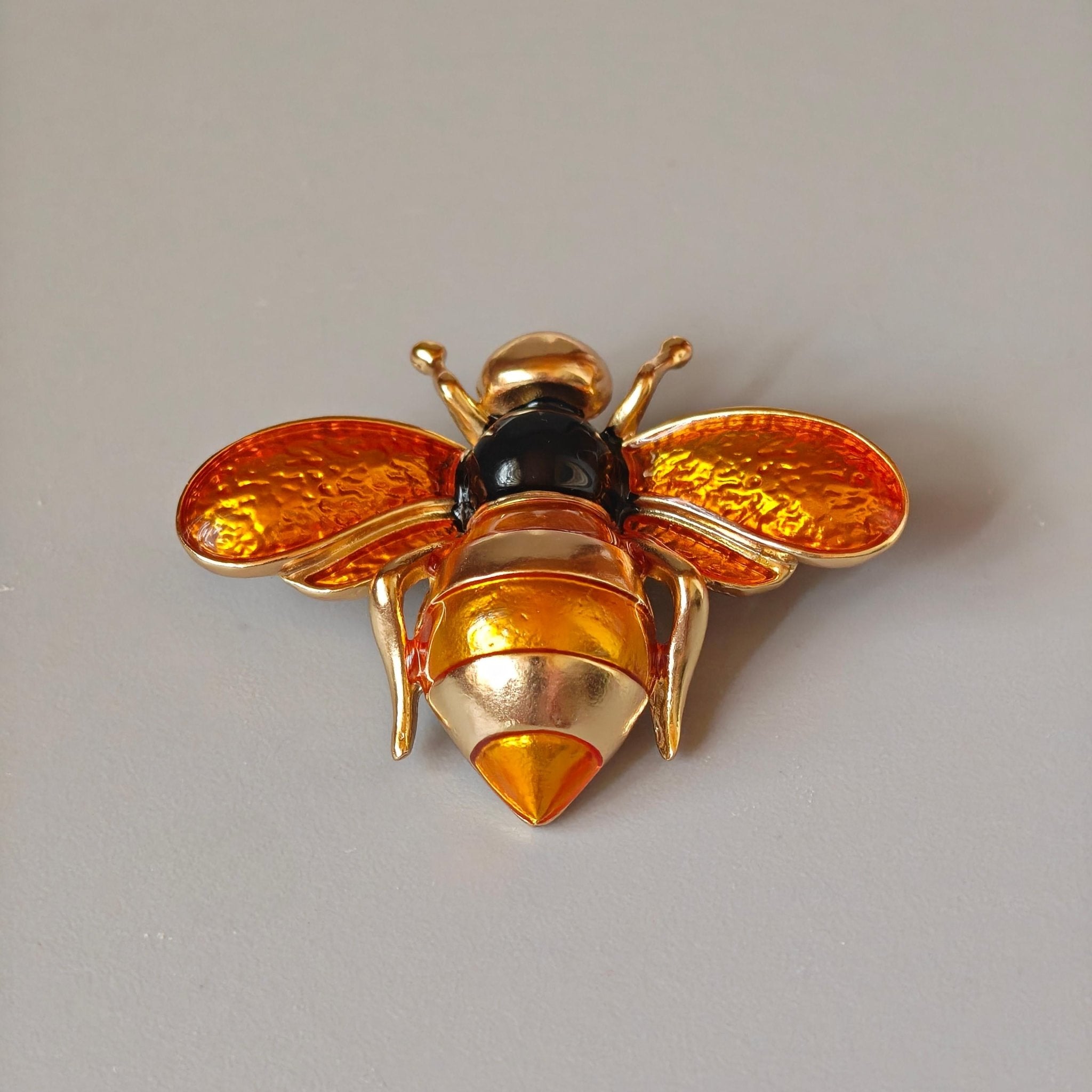 The Golden Honey Guardian丨brooch - zoominizoo